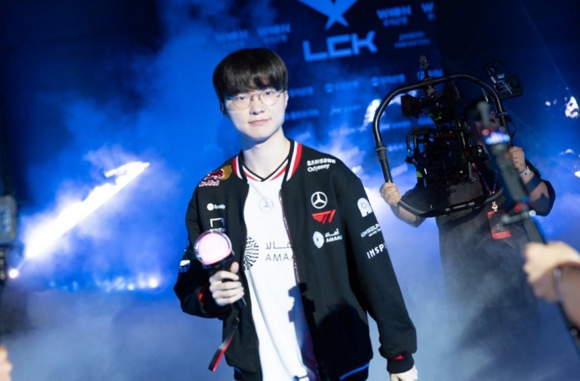 Không gian Inspire Arena với khán giả cuồng nhiệt