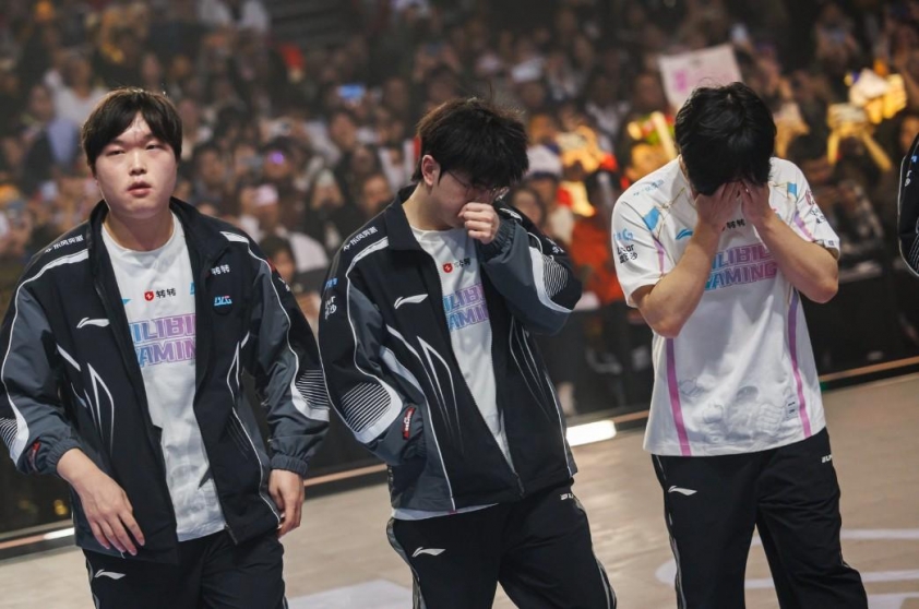 BLG tiếp tục nhận chỉ trích cực căng vì dùng dịch vụ 'nhạy cảm' sau khi thảm bại tại CKTG 2025 Các tuyển thủ BLG sử dụng dịch vụ nhạy cảm tại Thượng Hải
