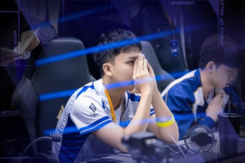 Pha tấn công quyết định của Stark giúp 1S lật ngược thế trận