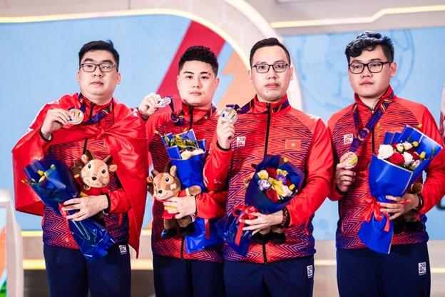 Thi đấu quyết liệt giữa hai đội